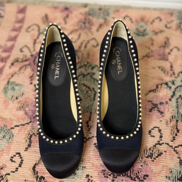 Chanel Navy and Black Pearl Detail Heels - Picture 5 of 12